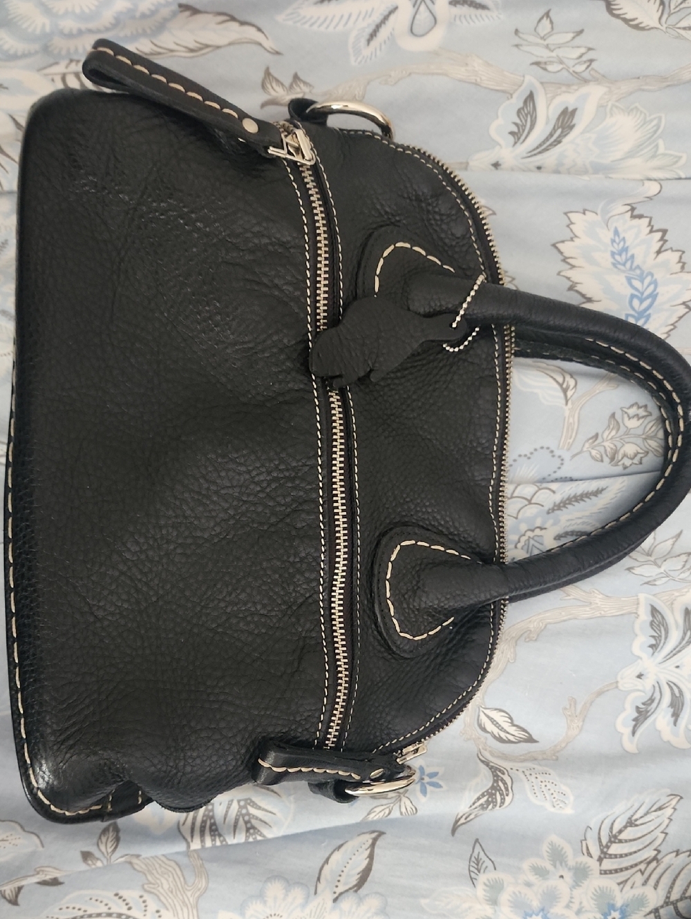 Classic Black Leather Satchel Bag - Stylish Women's Handbag